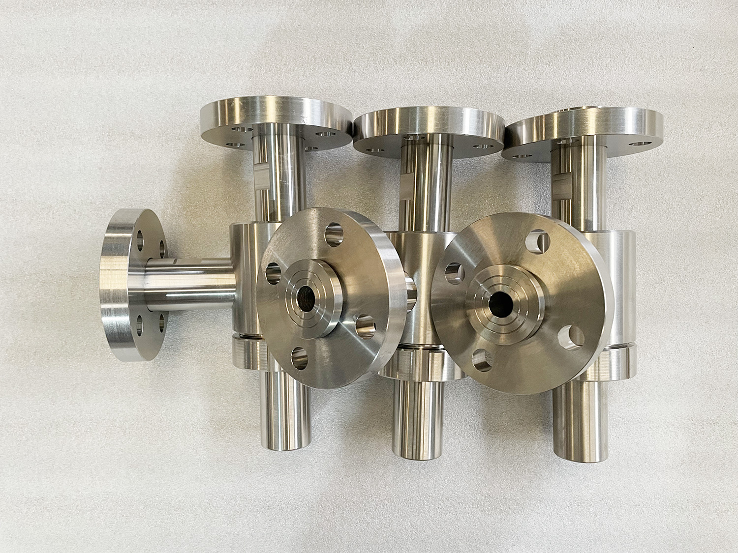 凱澤金屬深談鈦法蘭鈦閥門的標(biāo)準(zhǔn)工藝與加工注意事項(xiàng)