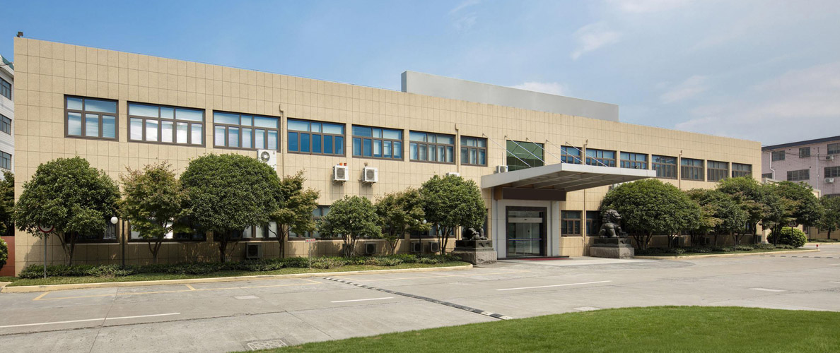 凱澤金屬主營(yíng)產(chǎn)品有：鈦靶,鉻靶,鋯靶,鎳靶,鈦鋁靶,鈦絲,鈦鍛件,鈦加工件,鈦塊,鈦法蘭,鈦靶材,鈦靶塊,高純鈦靶,鈦板靶,鈦管靶,鈦平面靶,鉻靶材,鉻旋轉(zhuǎn)靶,鋯靶塊,鋯管靶,鎳靶材,鎳靶塊,鈦鋁靶材,鈦鋁靶塊,鈦合金絲,TA1鈦絲,TC4鈦絲,鈦合金鍛件,TC4鈦鍛件,TC11鈦鍛件,鈦合金加工件,鈦合金異形件,鈦異形加工件,TC4鈦加工件,鈦合金方塊,鈦方塊,鈦合金法蘭,TA1鈦法蘭,TA2鈦法蘭,TC4鈦法蘭,鈦螺絲,鈦合金棒,鈦合金板,鈦合金管,鈦環(huán),
鈦管件,鈦合金餅等，庫(kù)存充足，規(guī)格齊全，支持現(xiàn)貨或定制